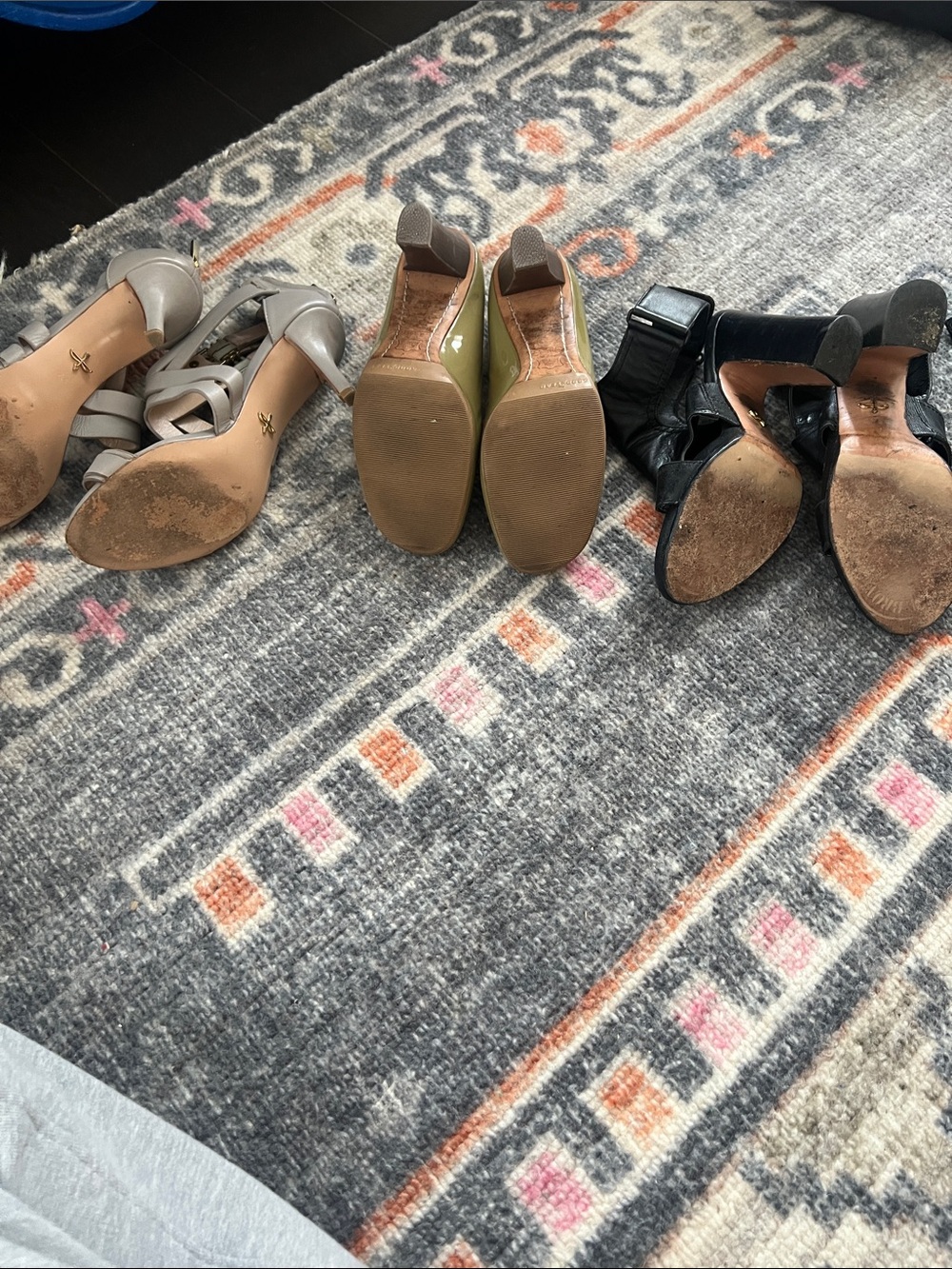 3 pairs of heels. Size 7.5. One amazing price. Pour La Victoire and Delmar - Picture 5 of 9